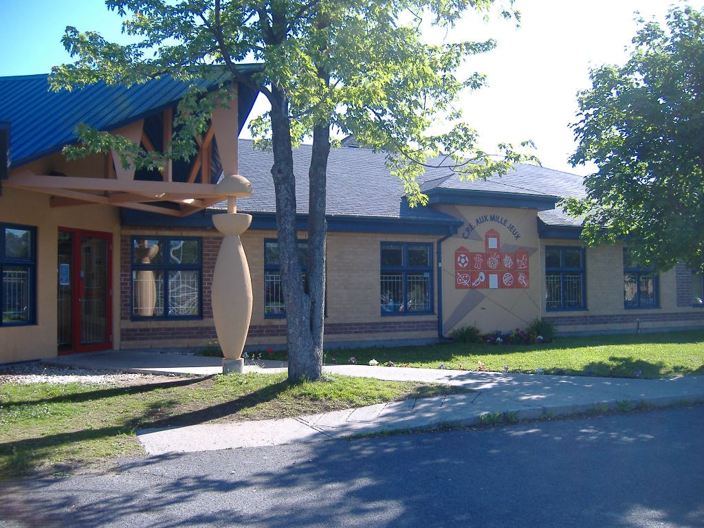 Photo de la façade de l'installation Tambourin